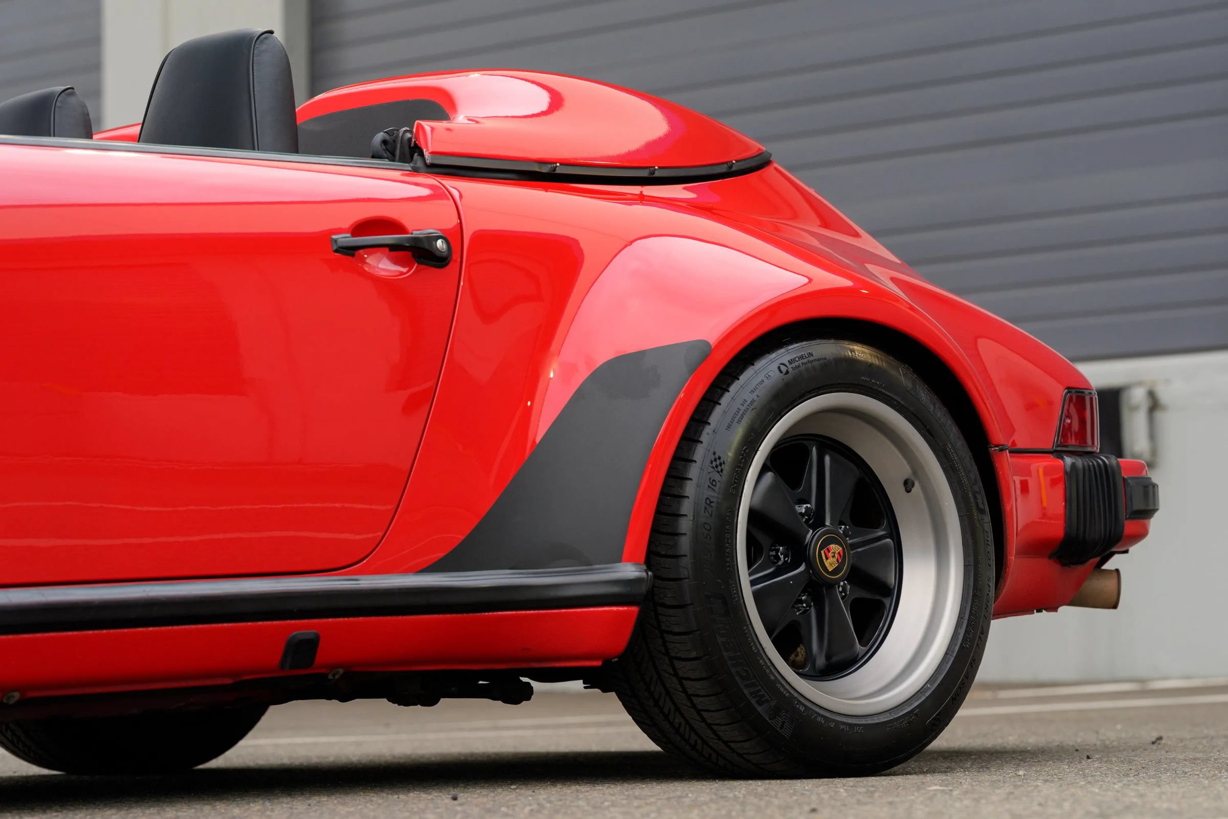 Used 1989 Porsche 911 Carrera RWD image 46