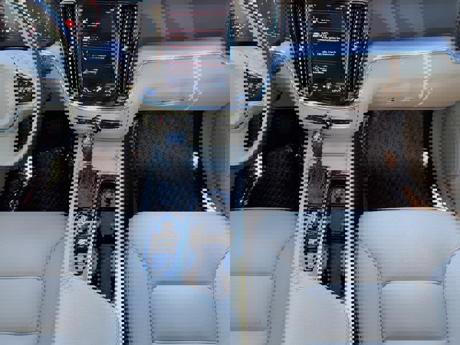 Used 2020 Volvo S60 T6 Momentum image 16