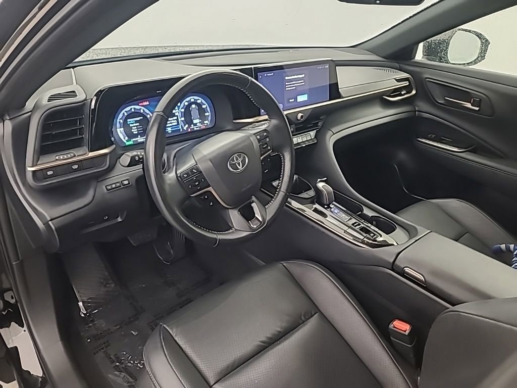 Used 2025 Toyota Crown XLE AWD/4WD image 23