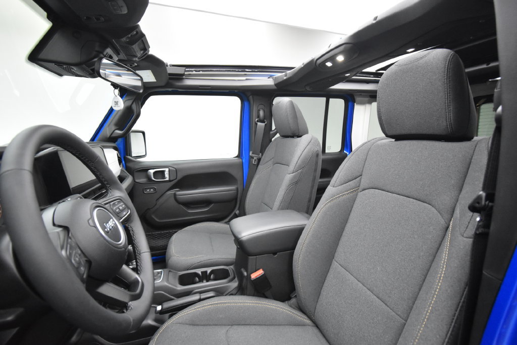 Used 2025 Jeep Wrangler Unlimited Sport AWD/4WD image 14