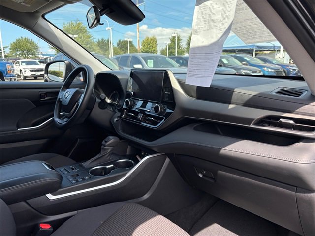 Used 2023 Toyota Highlander LE image 38