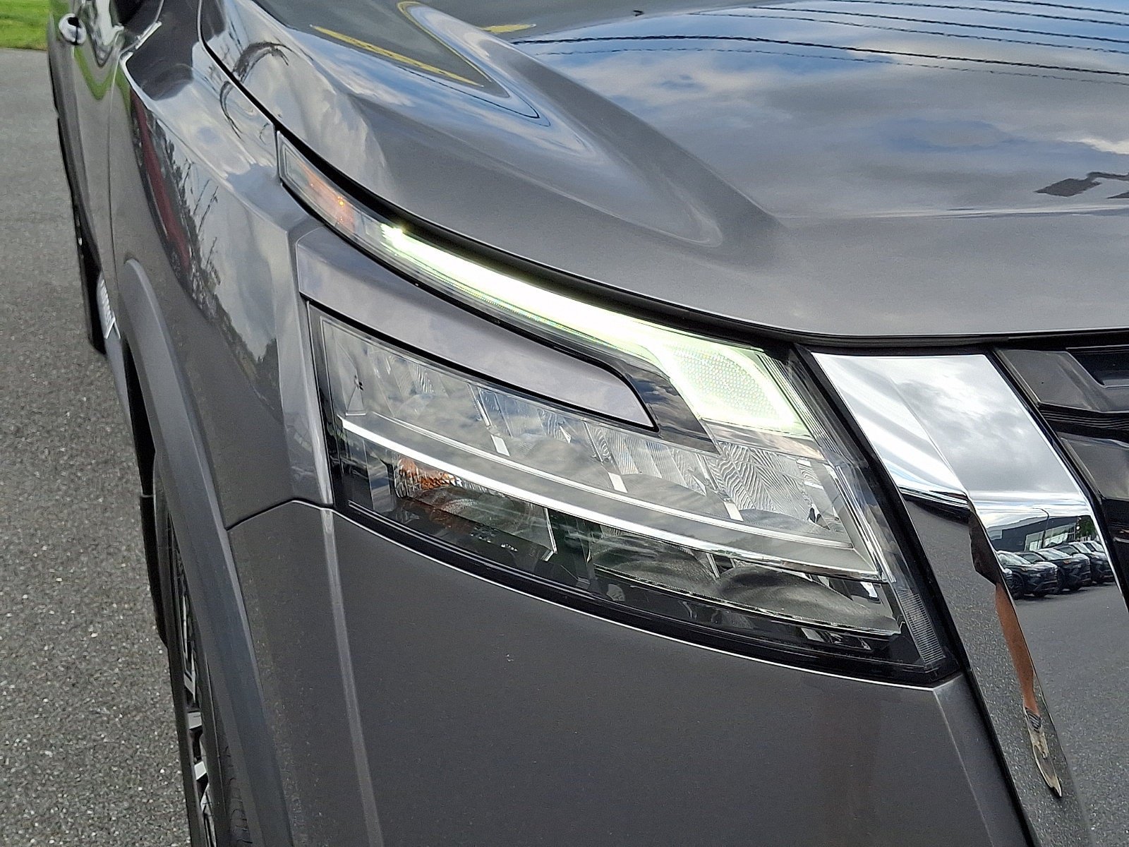Certified 2023 Nissan Pathfinder Platinum AWD/4WD image 10