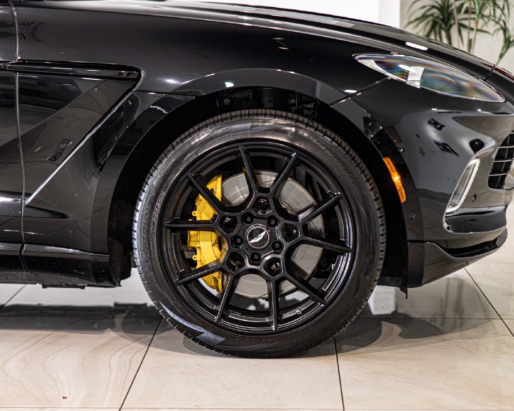 Used 2021 Aston Martin DBX AWD/4WD image 10