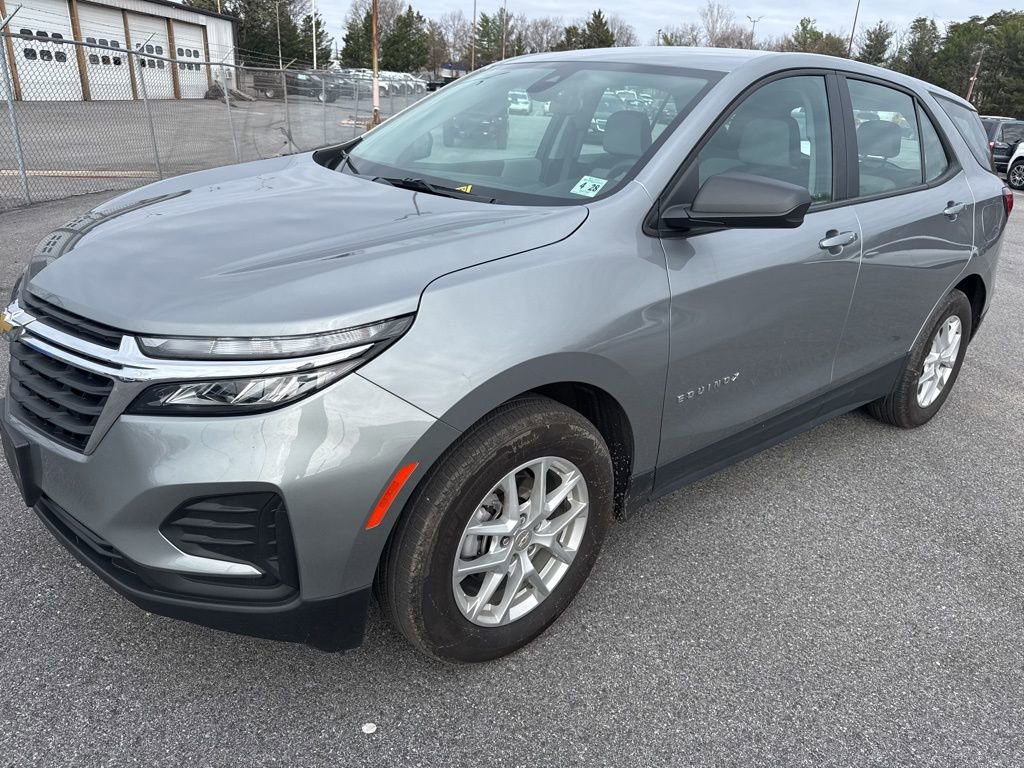 Used 2023 Chevrolet Equinox LS w/ LPO, Floor Liner Package image 7