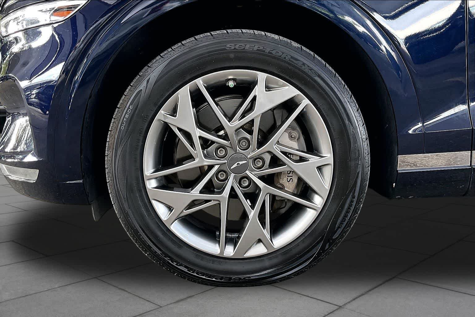 Used 2023 Genesis GV70 2.5T w/ Select Package AWD/4WD image 11