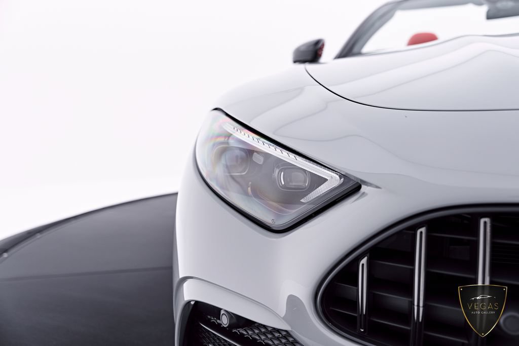 Used 2025 Mercedes-Benz SL 43 AMG w/ Driver Assistance Package image 33