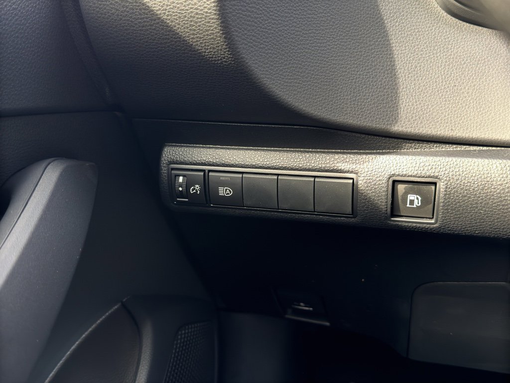 Used 2026 Toyota Corolla LE image 25