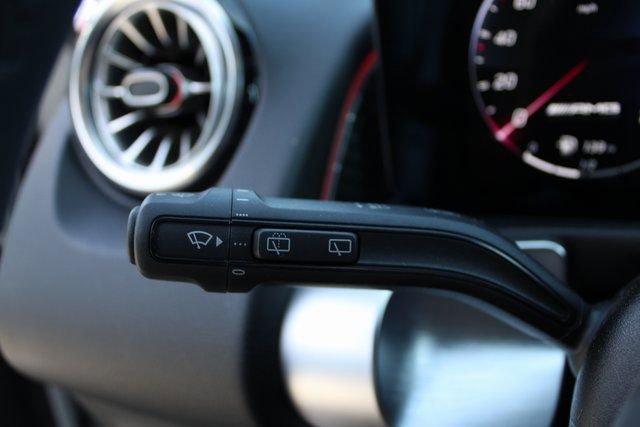 New 2024 Mercedes-Benz GLB 35 AMG 4MATIC image 19