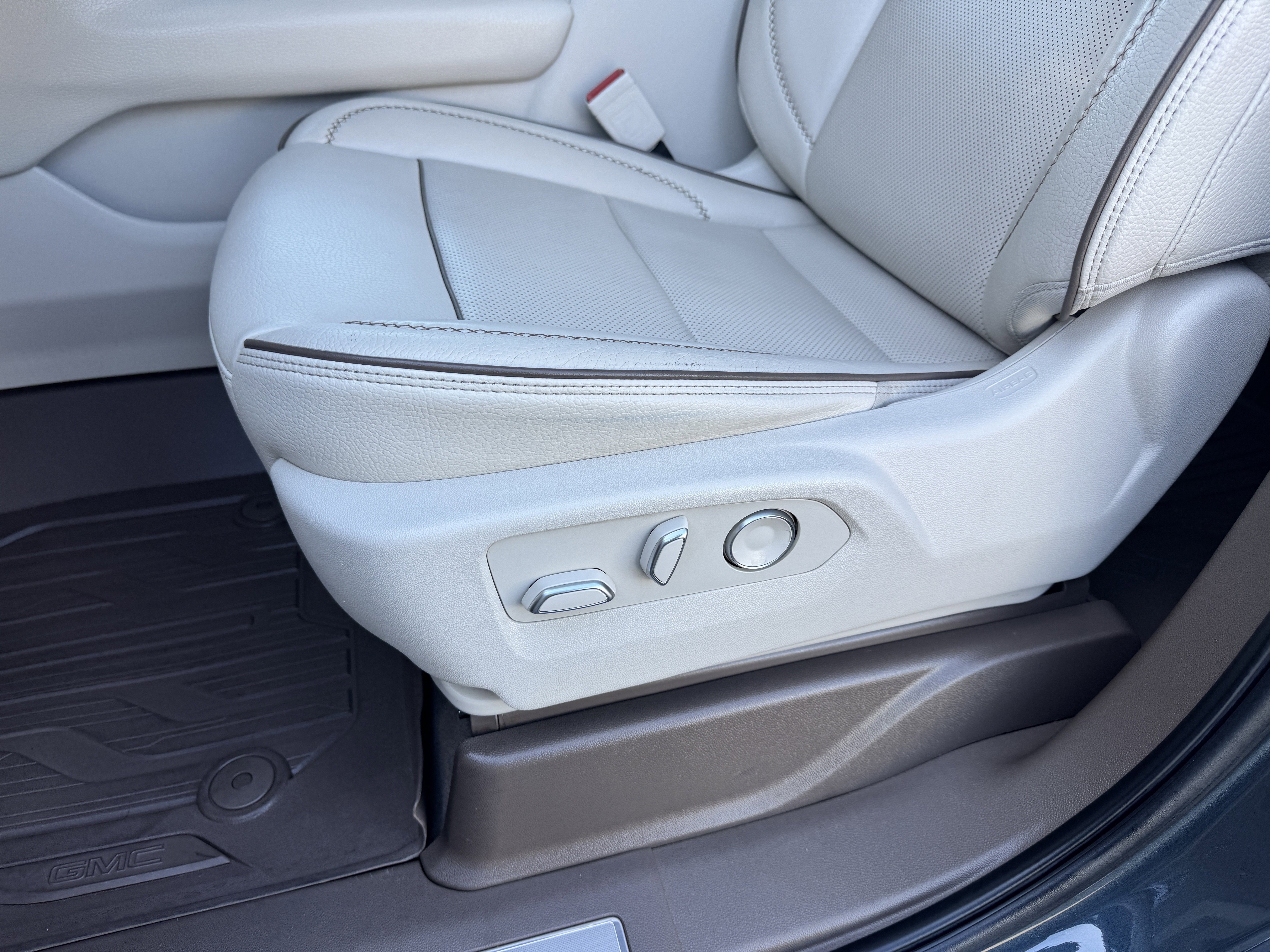 Certified 2021 GMC Yukon Denali image 14