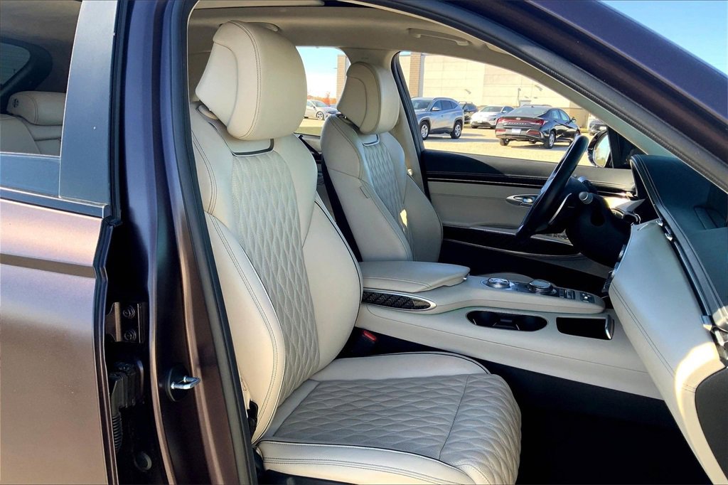 Used 2023 Genesis GV70 3.5T Sport w/ Sport Prestige Package image 22
