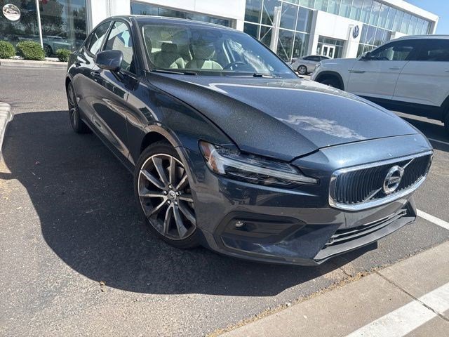 Used 2021 Volvo S60 T6 Momentum w/ Premium Package AWD/4WD image 12
