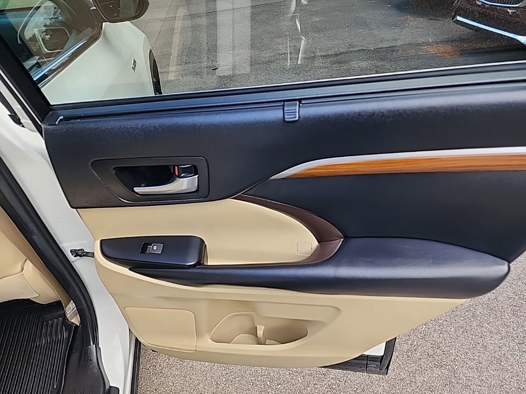 Used 2019 Toyota Highlander Limited AWD/4WD image 27