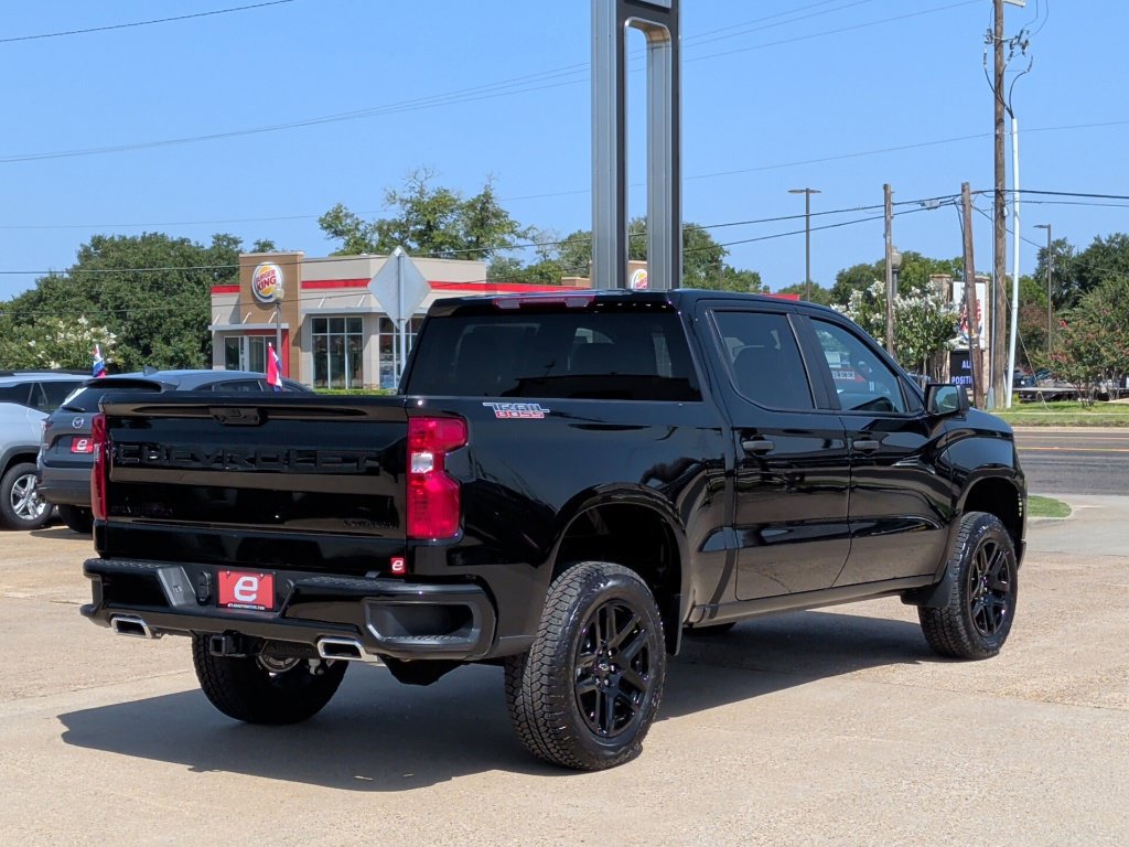 New 2026 Chevrolet Silverado 1500 Custom Trail Boss w/ LPO, Dark Essentials Package AWD/4WD image 8