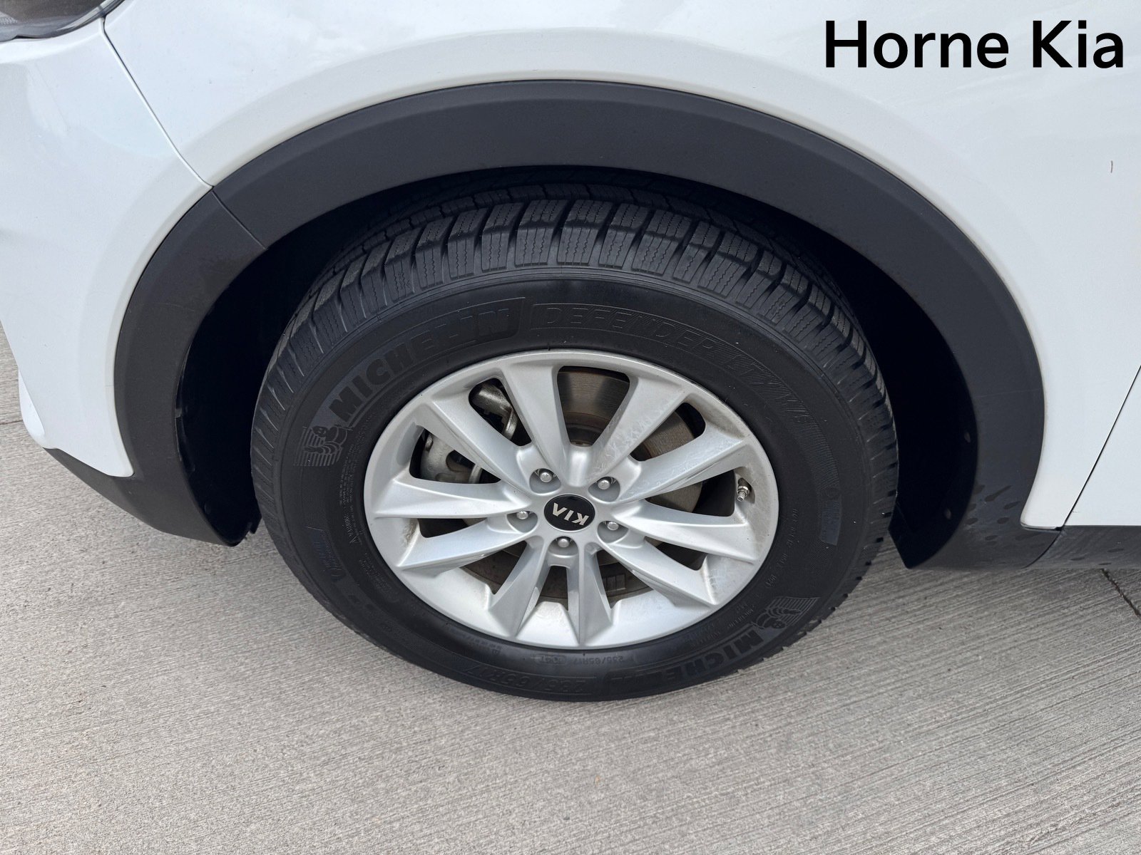 Used 2019 Kia Sorento LX image 8