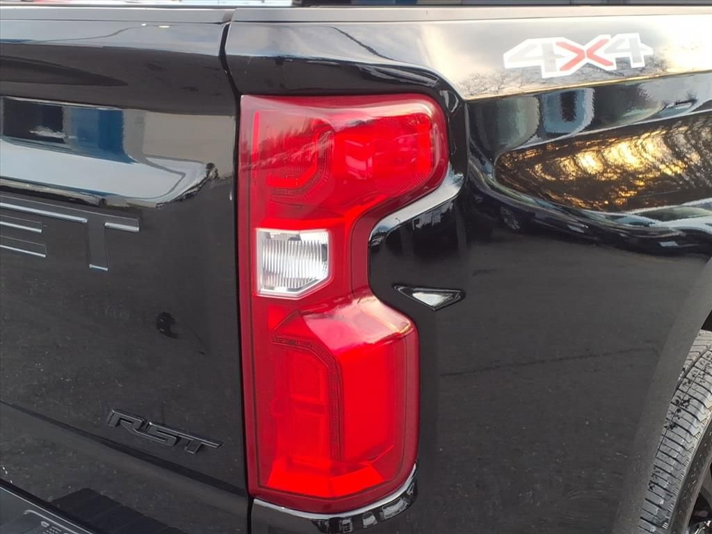 Used 2023 Chevrolet Silverado 1500 RST w/ Convenience Package II image 9