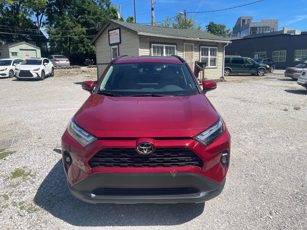 Used 2023 Toyota RAV4 XLE Premium image 11