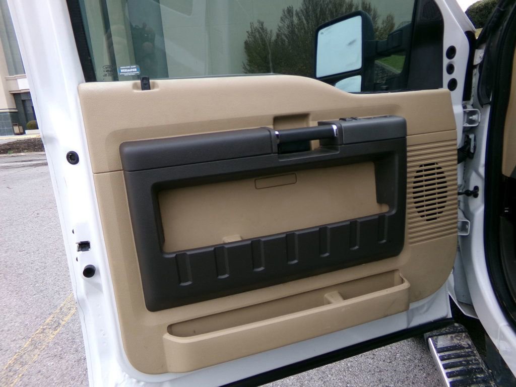 Used 2012 Ford F350 Lariat w/ Lariat Interior Pkg image 11