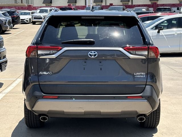Used 2020 Toyota RAV4 Limited AWD/4WD image 5