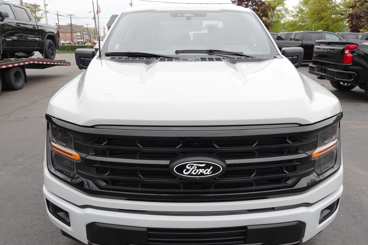 Used 2024 Ford F150 XLT w/ XLT Black Appearance Package AWD/4WD image 6