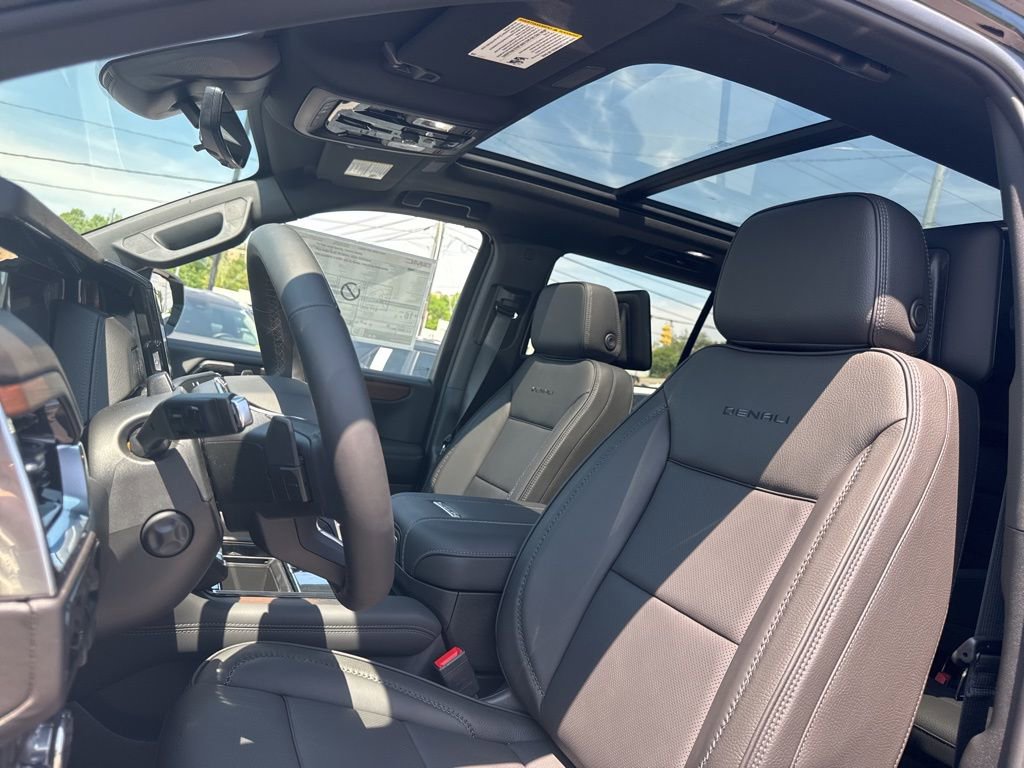 New 2026 GMC Yukon Denali w/ Denali Reserve Package image 17