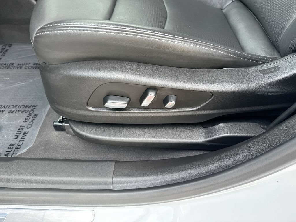 Used 2024 Cadillac XT6 Premium Luxury image 14