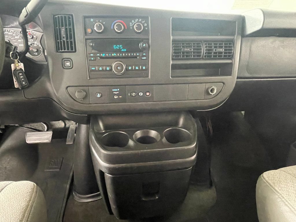 Used 2013 GMC Savana 2500 LT w/ LT Preferred Equipment Group RWD image 22