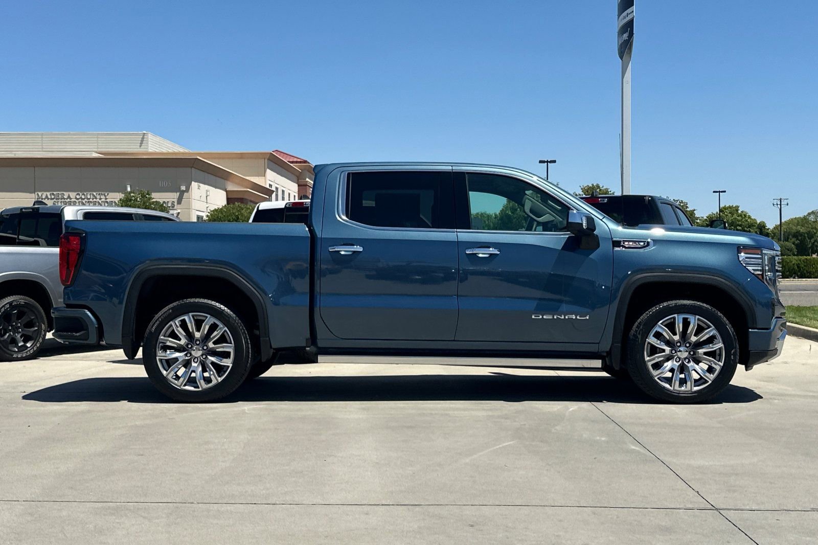 New 2026 GMC Sierra 1500 Denali w/ Denali Reserve Package AWD/4WD image 8