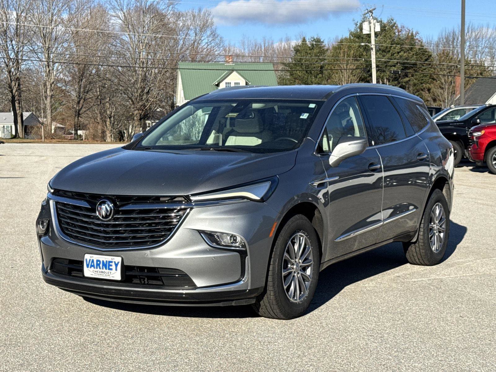 Used 2023 Buick Enclave Essence image 1