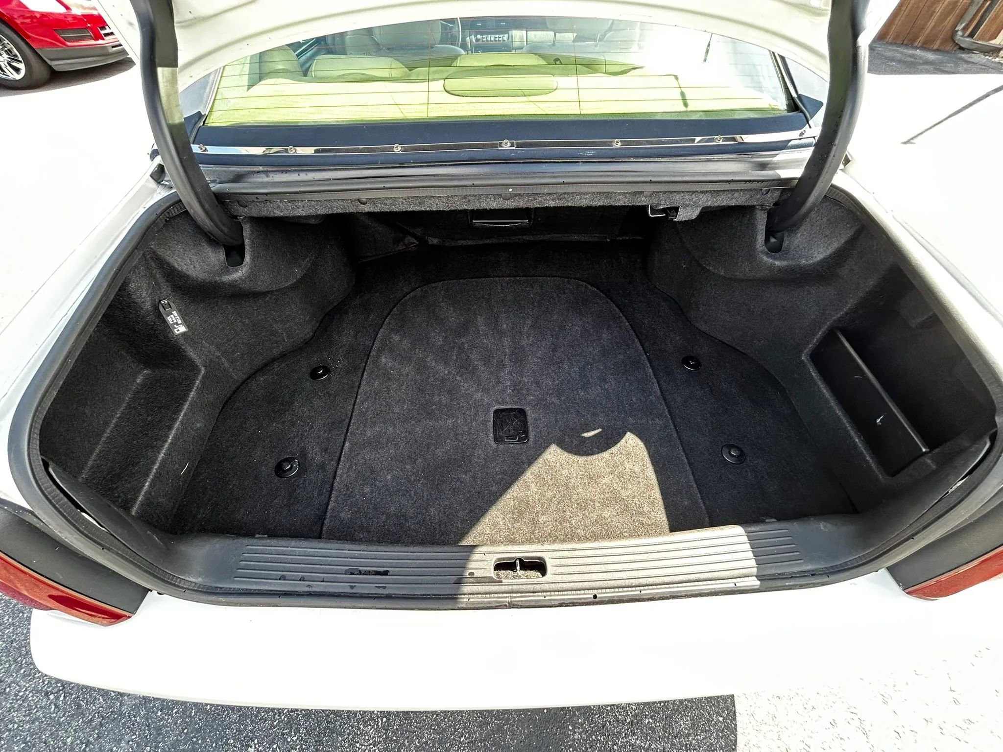Used 2001 Cadillac De Ville Sedan image 6