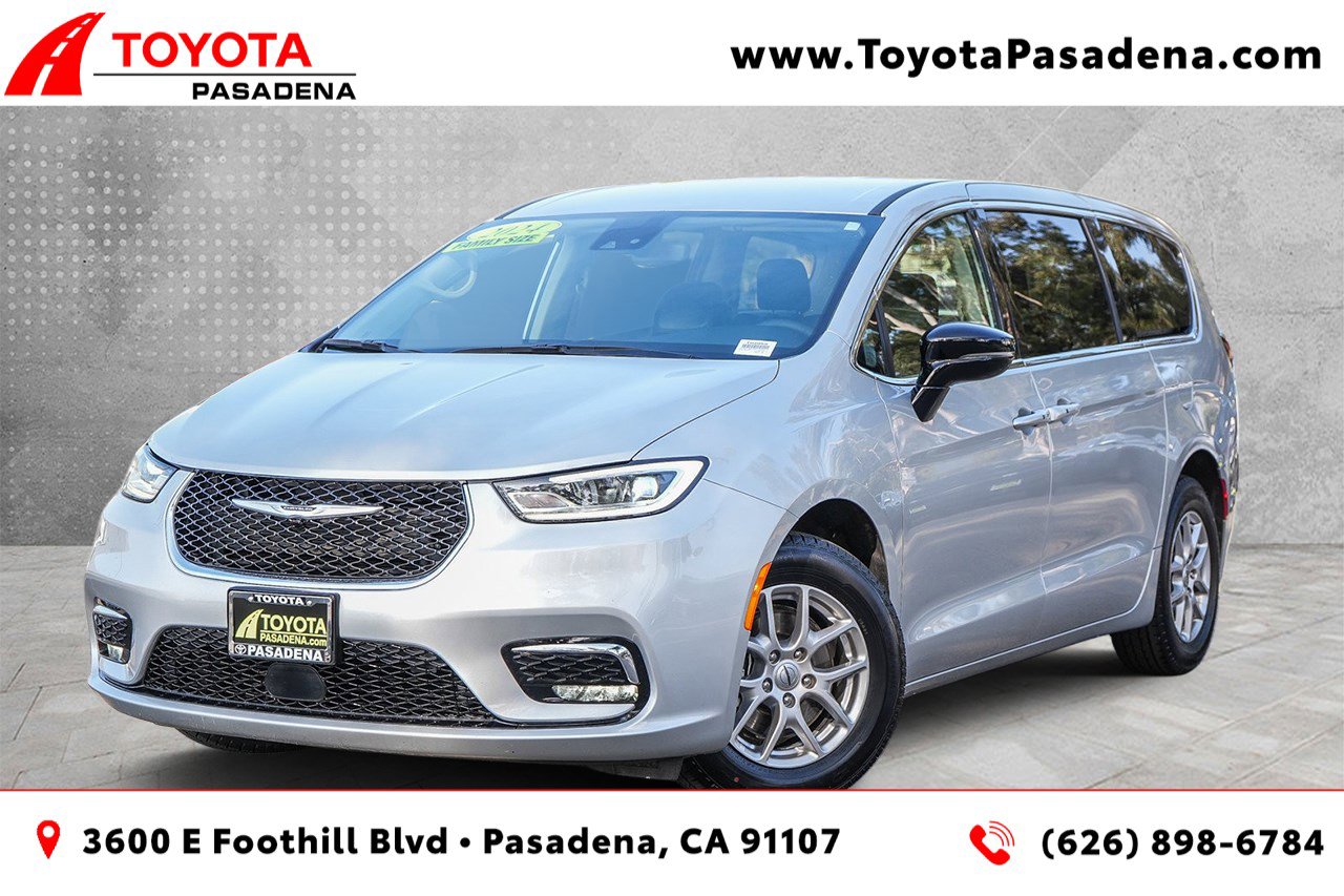 Used 2024 Chrysler Pacifica Touring-L image 1