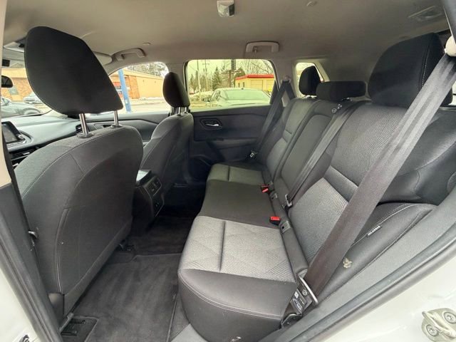 Used 2024 Nissan Rogue SV image 15