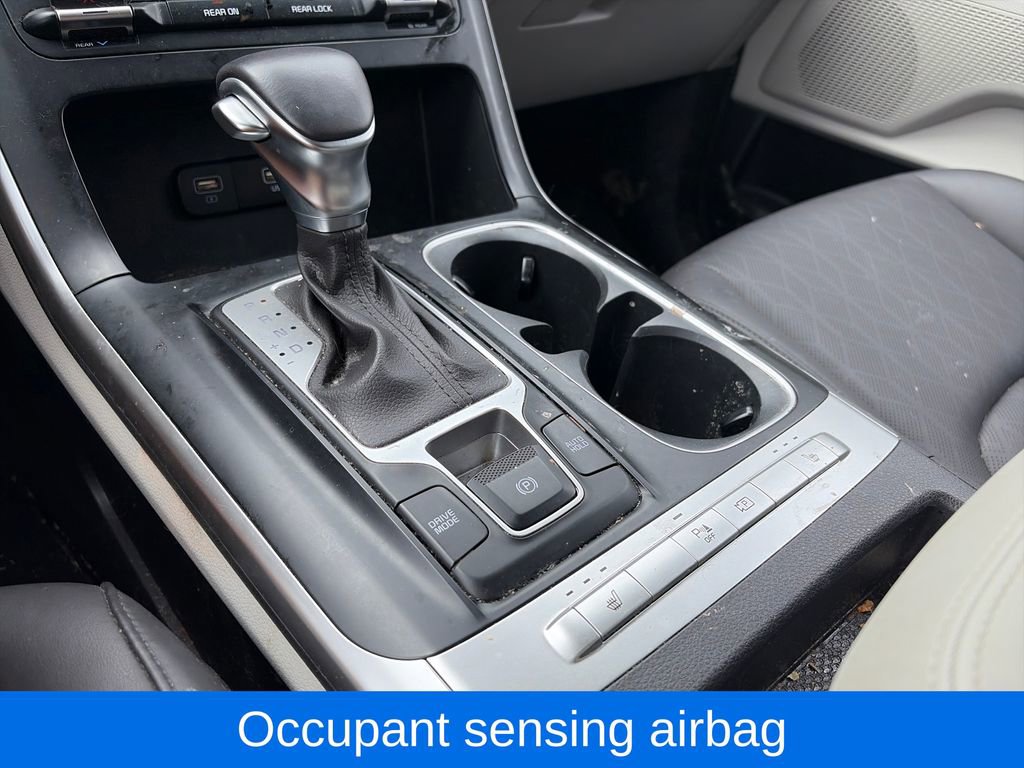 Used 2024 Kia Carnival LX FWD image 23