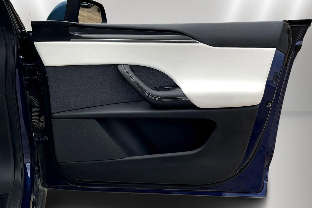 Used 2022 Tesla Model X Plaid image 28