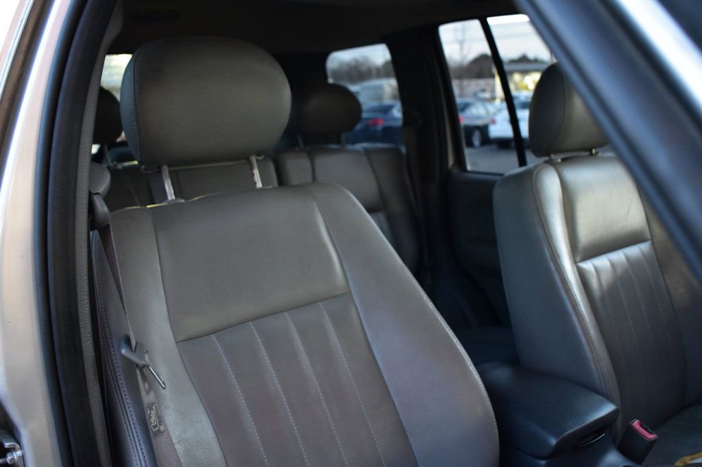 Used 2005 Jeep Liberty Limited image 16