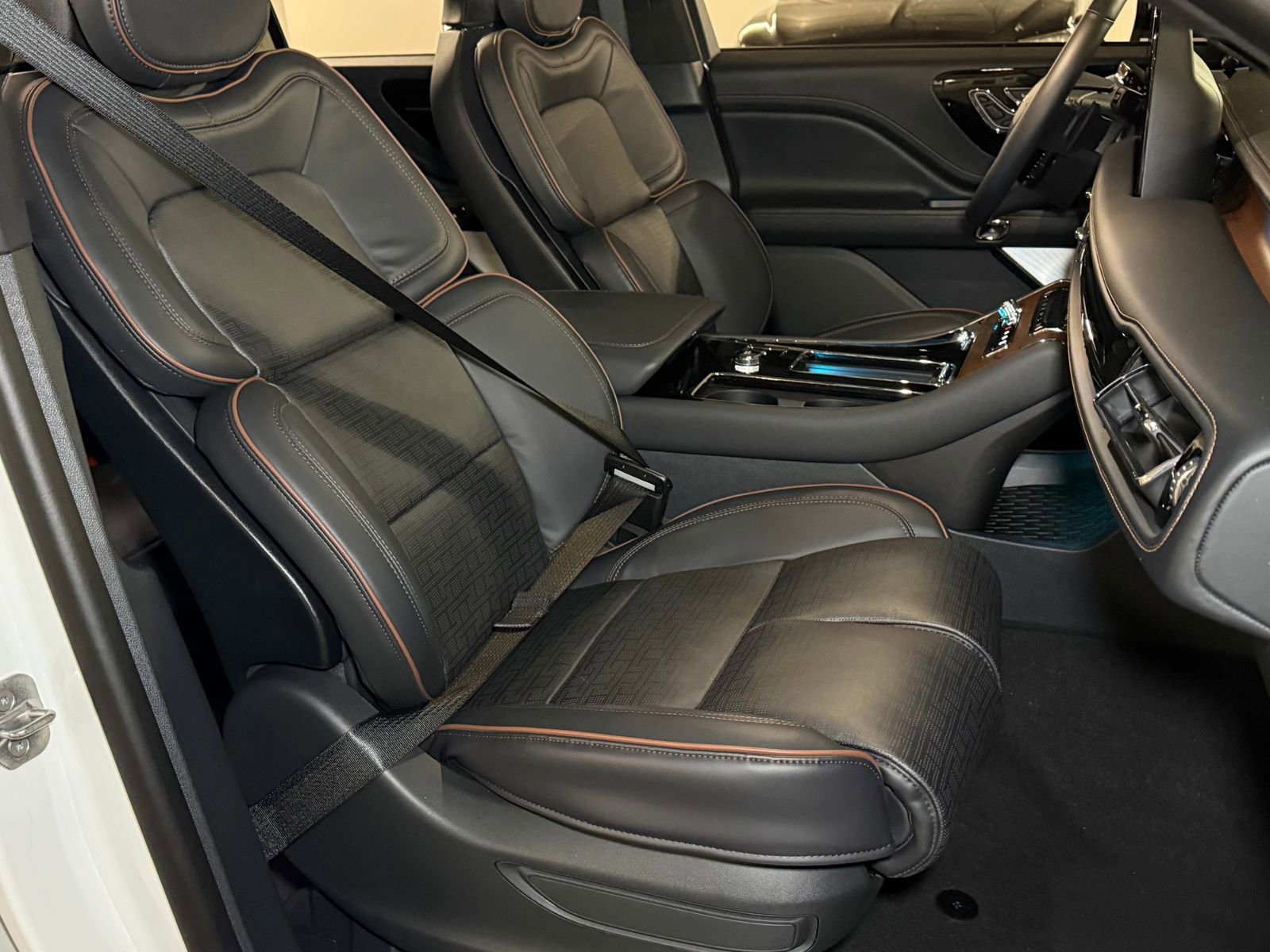 New 2026 Lincoln Aviator Black Label w/ Black Label Special Edition image 14