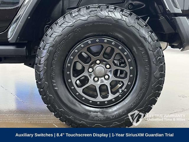 Used 2021 Jeep Wrangler Unlimited Rubicon w/ Xtreme Recon 35" Tire Package AWD/4WD image 13