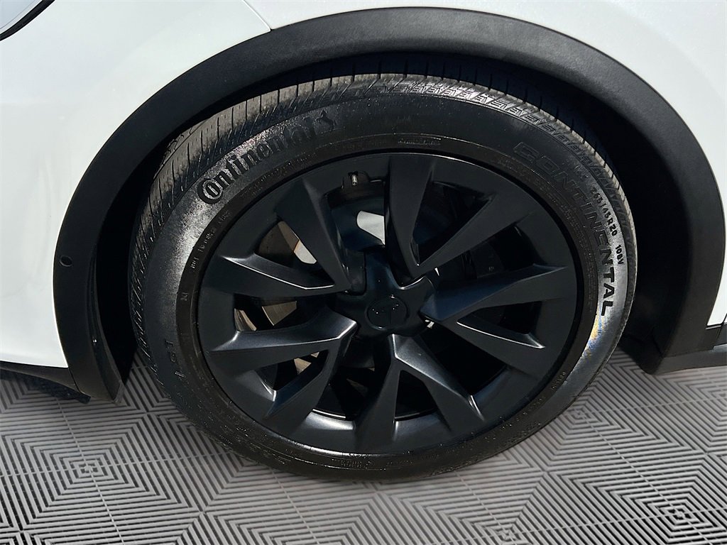 Used 2022 Tesla Model X image 30