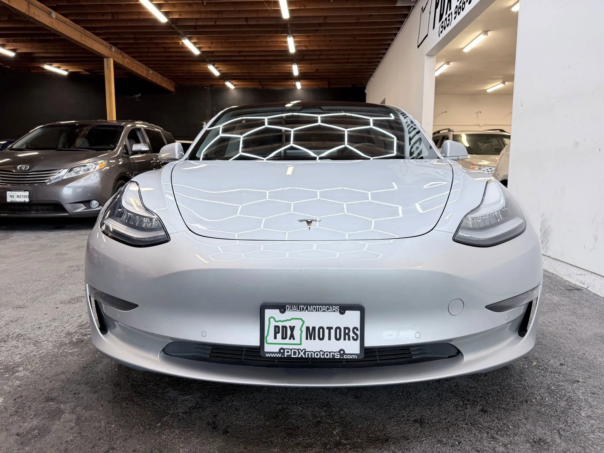 Used 2018 Tesla Model 3 Long Range image 3