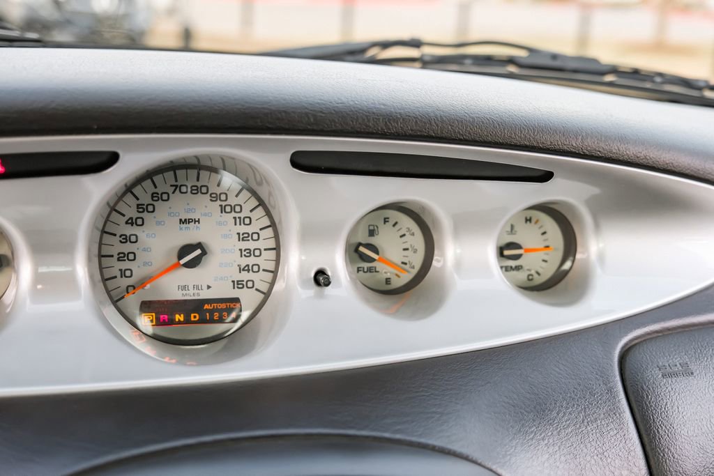 Used 2001 Chrysler Prowler RWD image 14