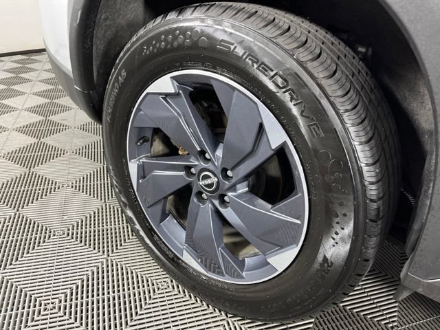 Used 2024 Nissan Rogue SV FWD image 17