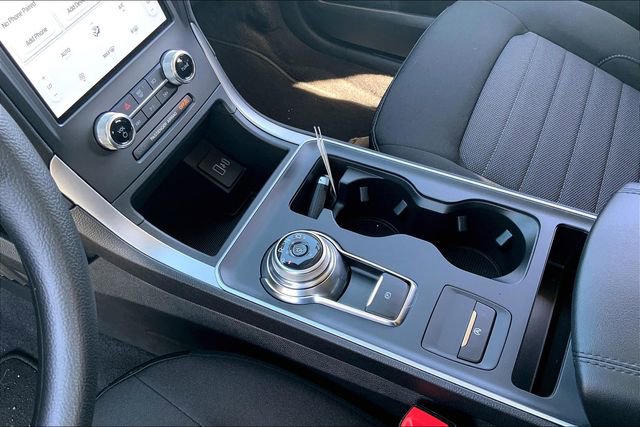 Used 2022 Ford Edge SE w/ Black Appearance Package image 16