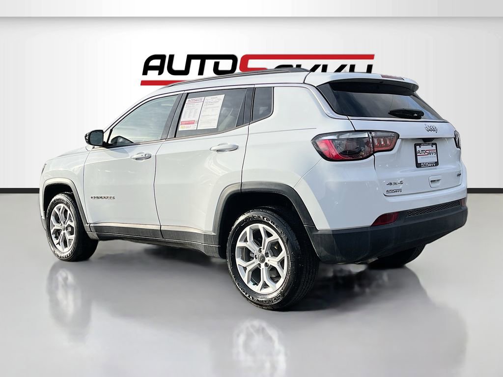 Used 2025 Jeep Compass Latitude image 5