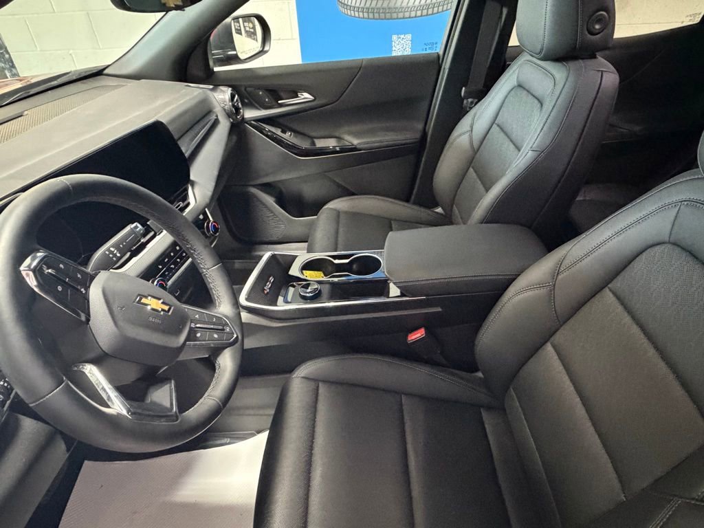 Used 2026 Chevrolet Equinox LT w/ Convenience Package II image 10