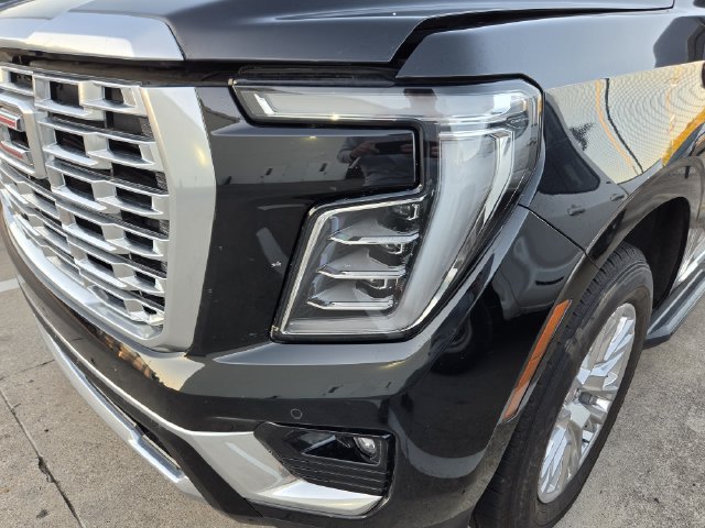 Used 2025 GMC Yukon Denali RWD image 8