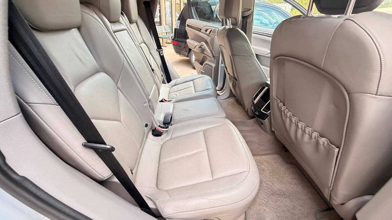Used 2011 Porsche Cayenne S image 77