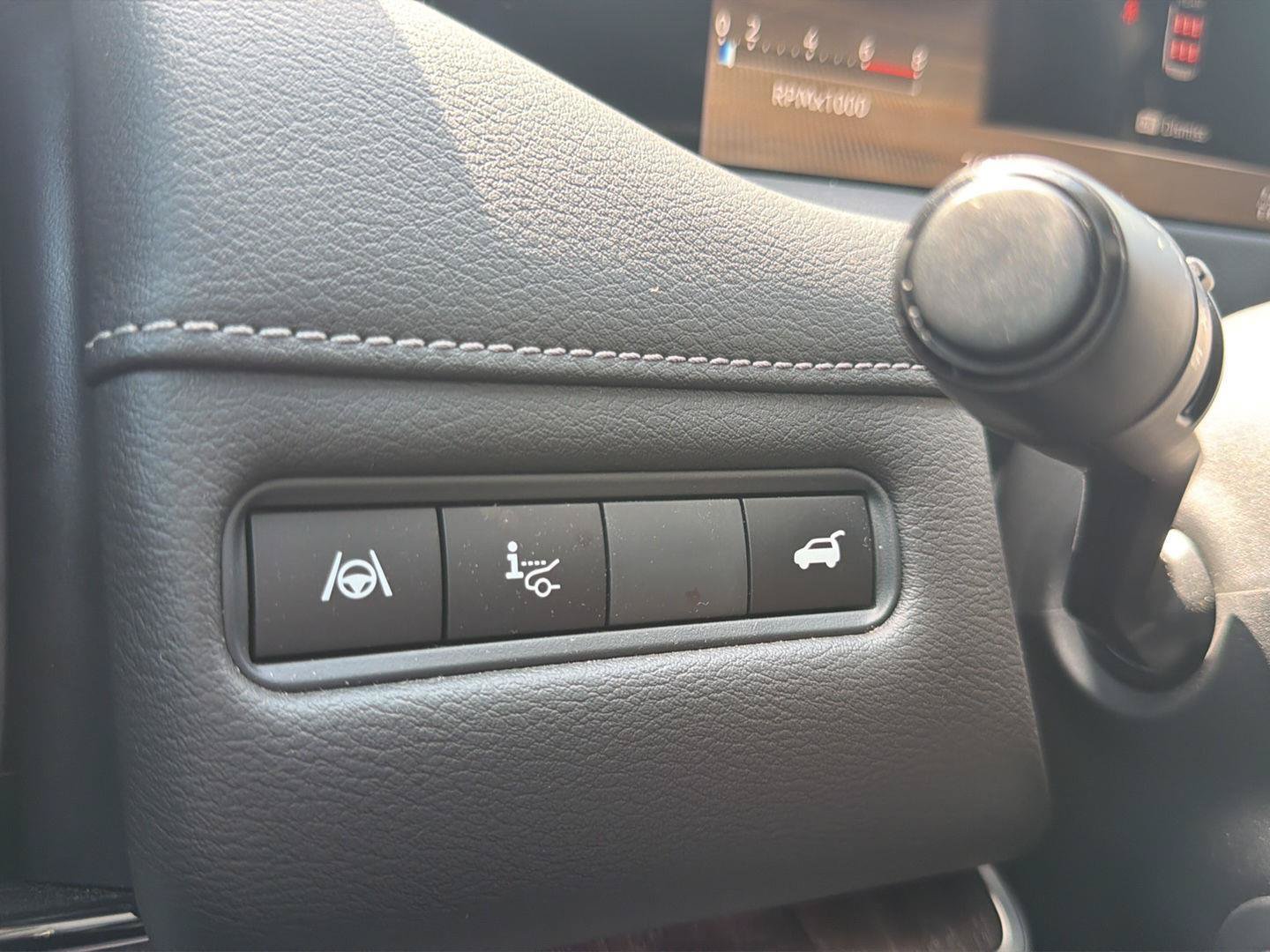 Used 2025 Nissan Armada Platinum Reserve AWD/4WD image 31