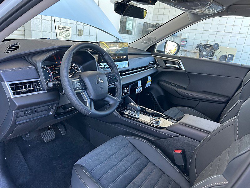 New 2026 Mitsubishi Outlander SE FWD image 18