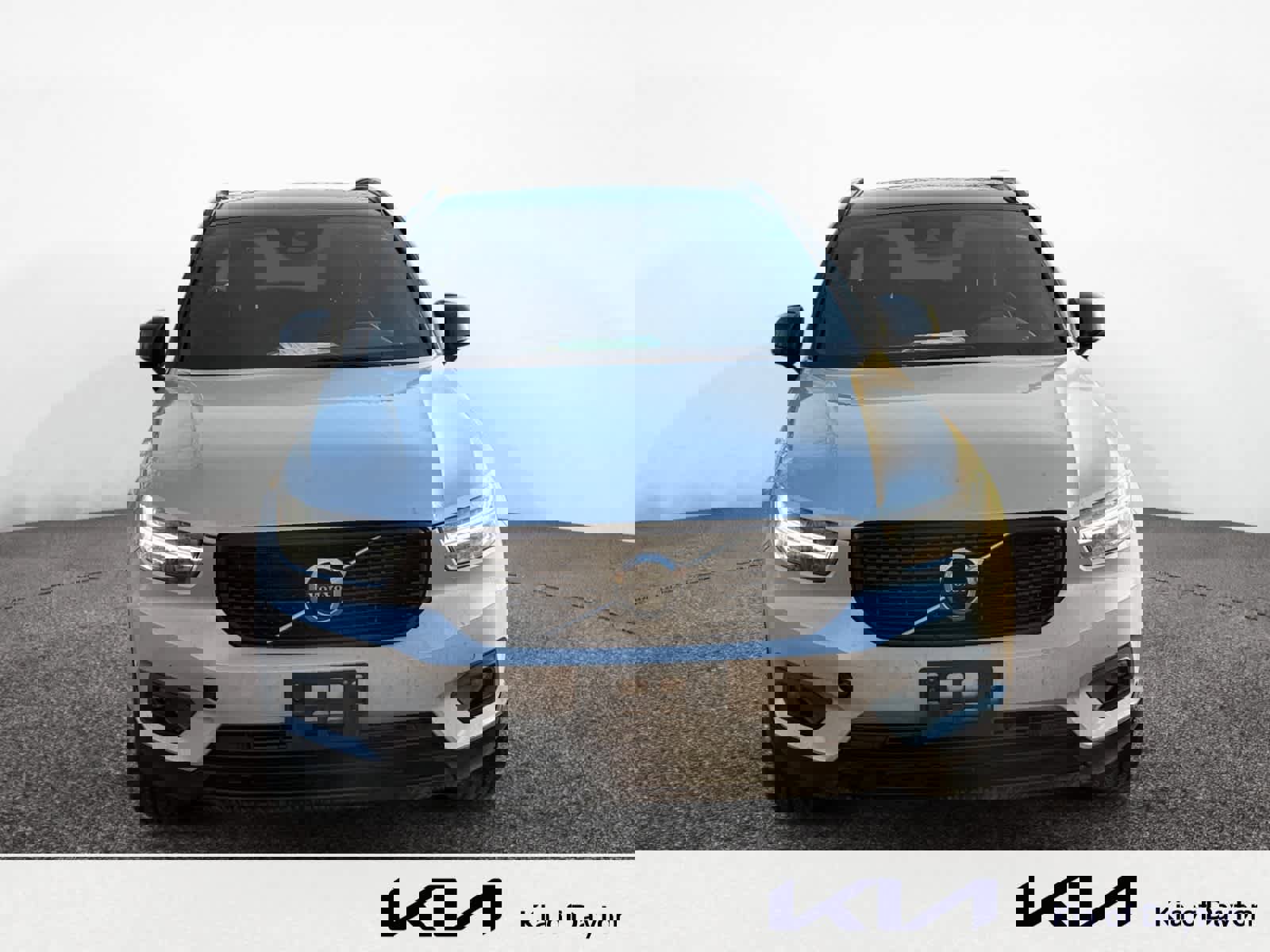 Used 2019 Volvo XC40 T5 R-Design image 9