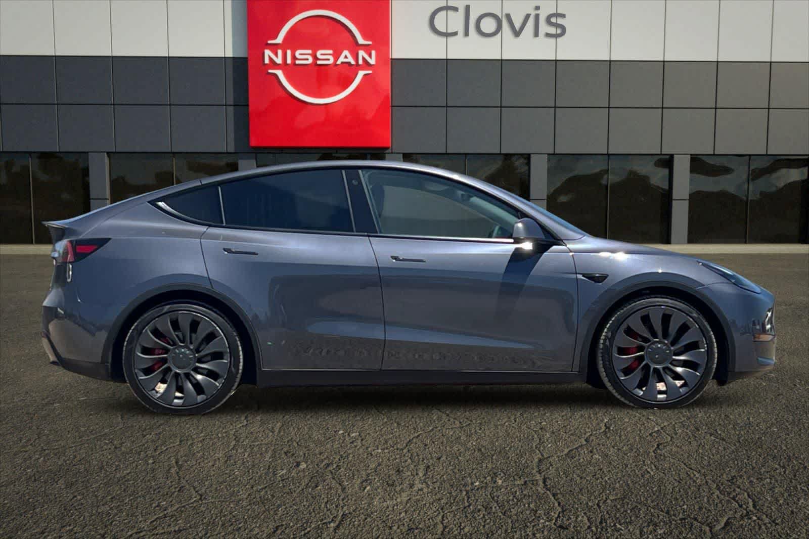Used 2022 Tesla Model Y Performance AWD/4WD image 9