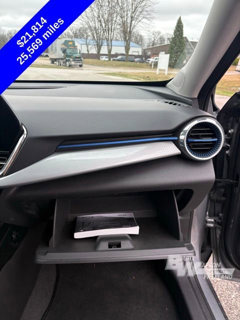 Used 2025 Chevrolet Trax LT image 29